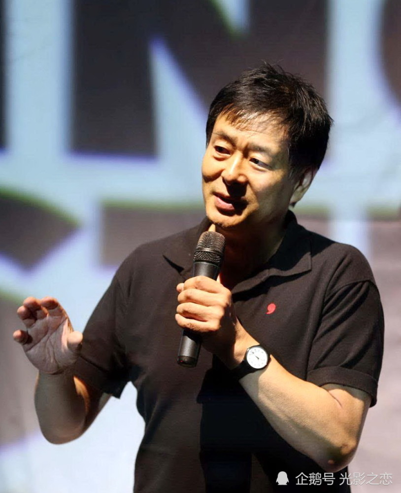 94岁的蓝天野被授予七一勋章,他是濮存昕的伯乐,曾演"姜子牙"
