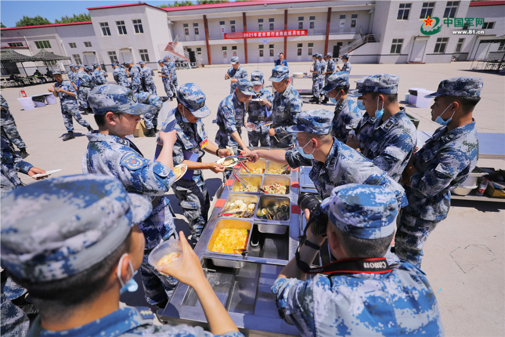 中部战区空军某旅组织炊事专业比武竞赛_腾讯新闻