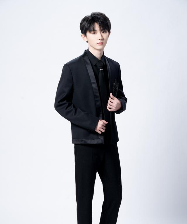 时代峰峻否认花30w为马嘉祺补课,利用tfboys挽尊,李飞又被骂