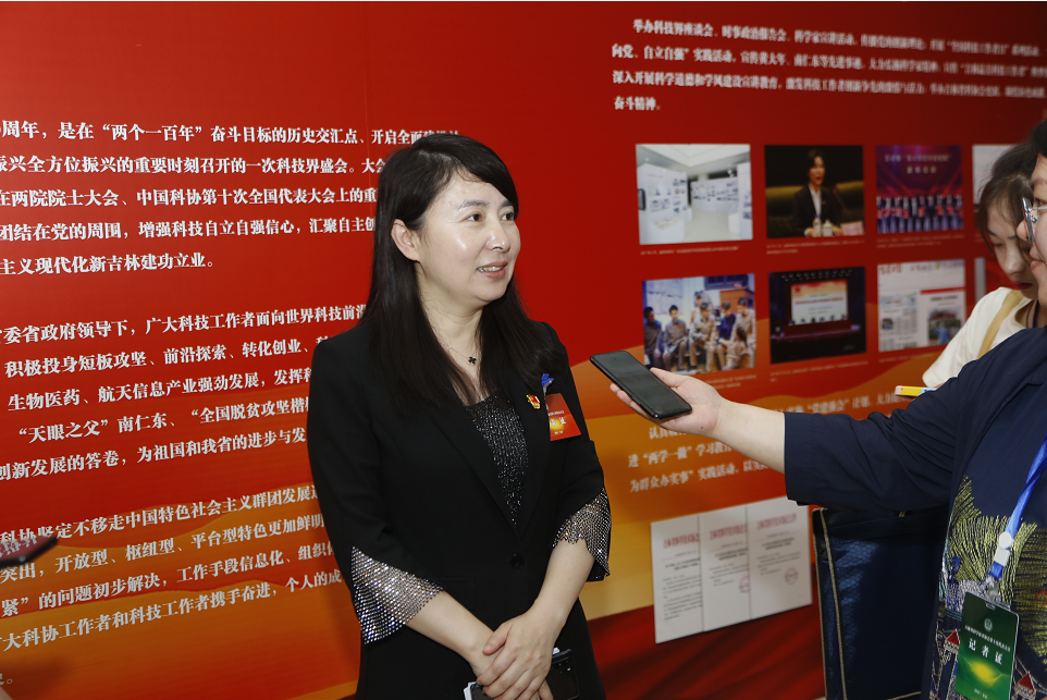 吉林大学数学学院党委书记,院长张然吉林大学数学学院党委书记,院长