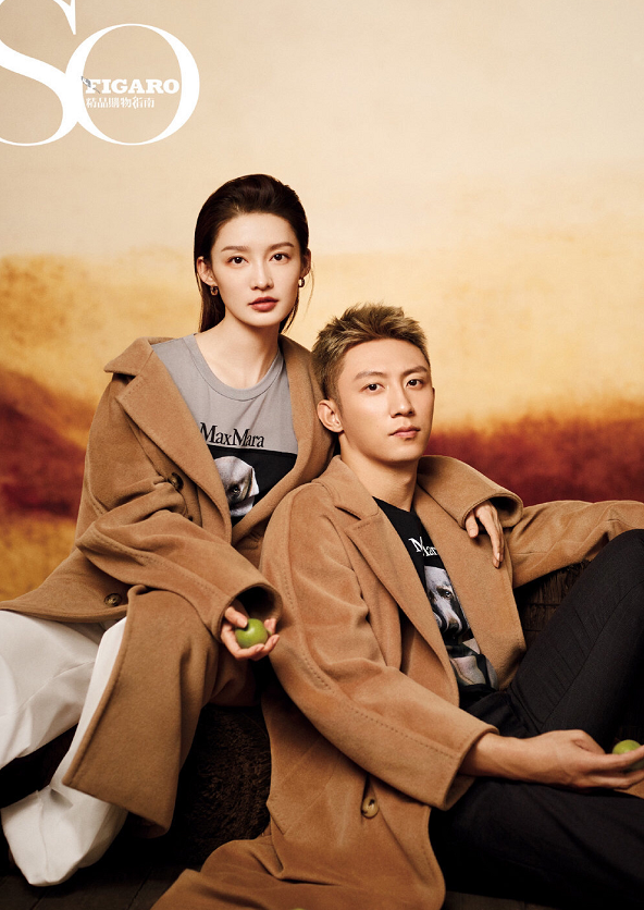 李沁黄景瑜携手拍大片同情侣款驼色大衣真是配一脸