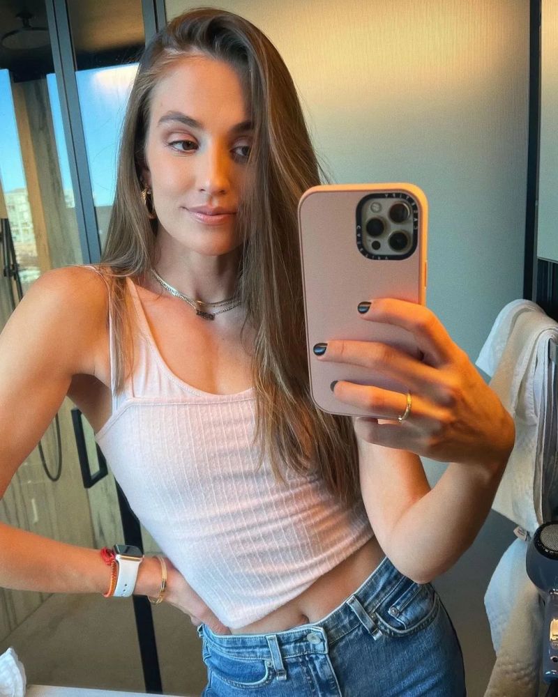 瑞秋最新美照曝光!她已经原谅了罗伯森