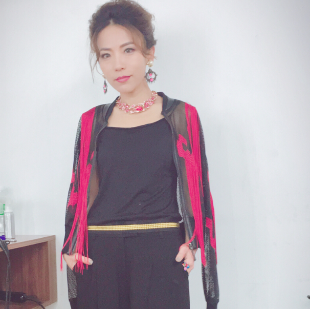 广东电台节目主持人胡向真,广东本土综艺娱乐节目的真正一姐