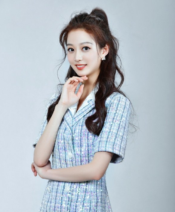 "嘉兴女孩"火了,网友:在她身上,我看见了年轻人最美的模样