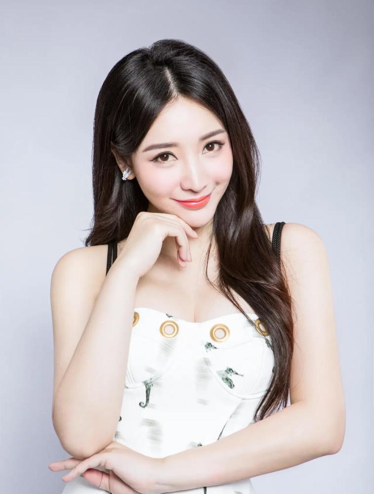 柳岩,国内身材最好的女星