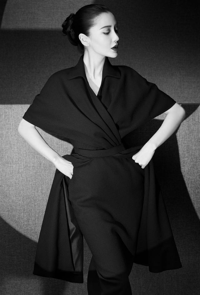 angelababy复古黑白大片曝光 彰显摩登女郎风采_腾讯新闻