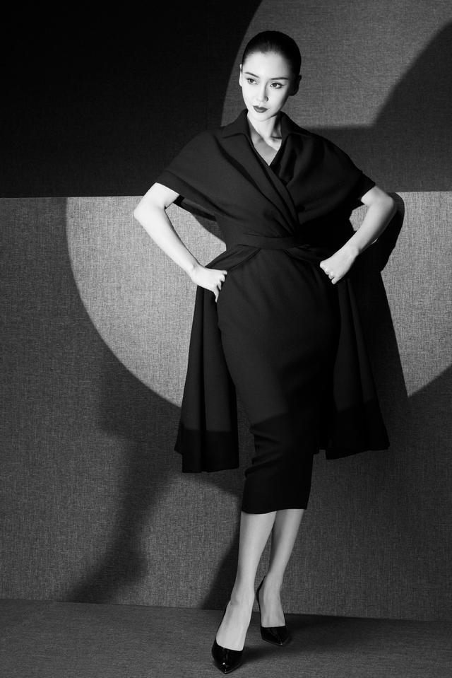 angelababy复古黑白大片曝光 彰显摩登女郎风采_腾讯新闻