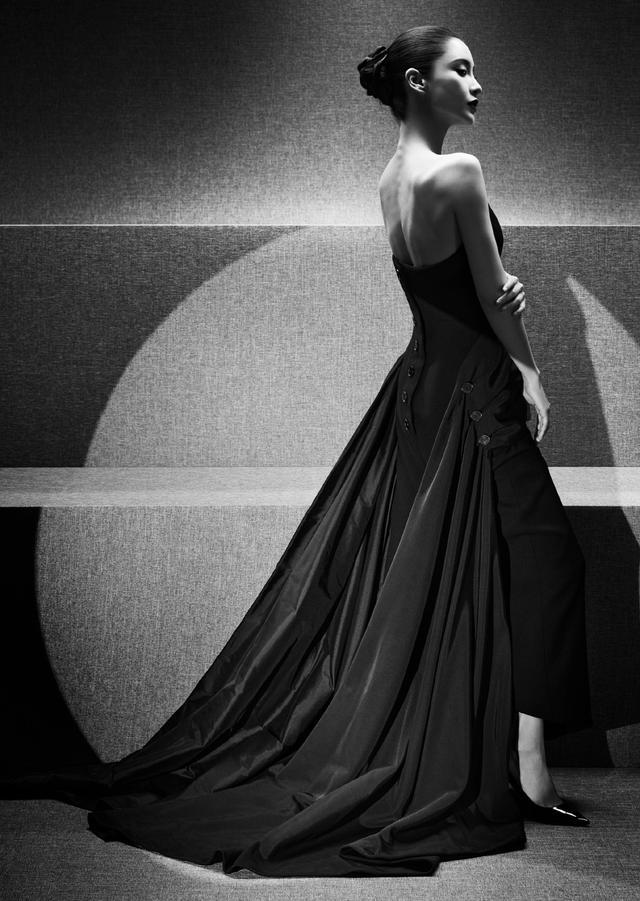 angelababy复古黑白大片曝光 彰显摩登女郎风采_腾讯新闻