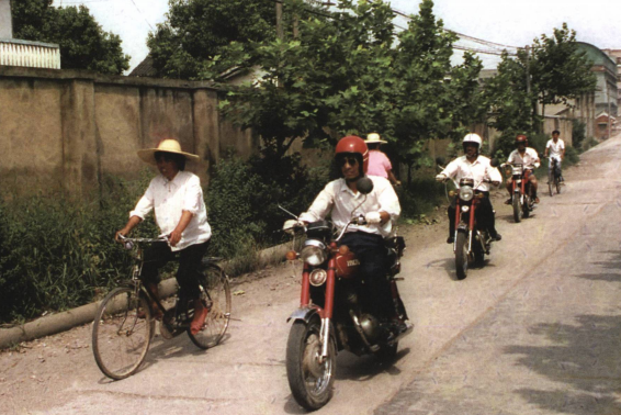 90年代末21世纪初,自行车,摩托车成为平湖人的重要出行工具是上世纪