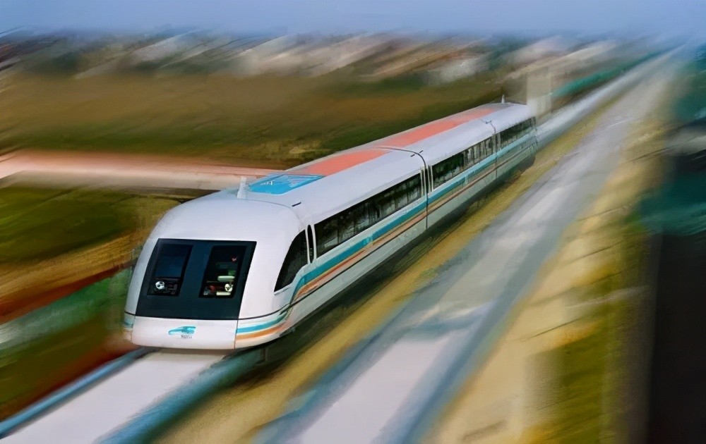 中国速度又上一层楼时速高达620千米全球首台高温超导体磁悬浮列车