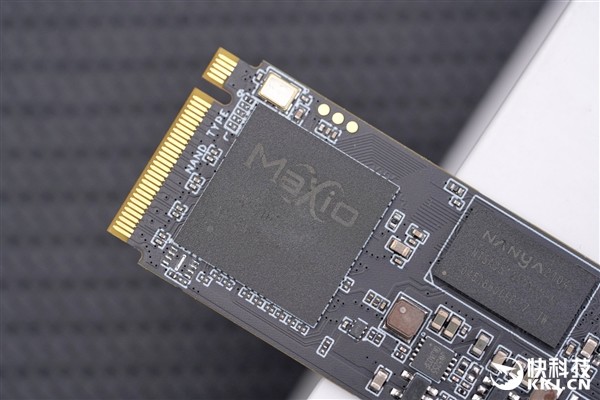 光威premium 1t固态硬盘图赏_腾讯新闻