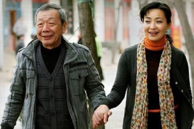 7年前午马去世半个娱乐圈争着送行留下未成年女儿现状如何