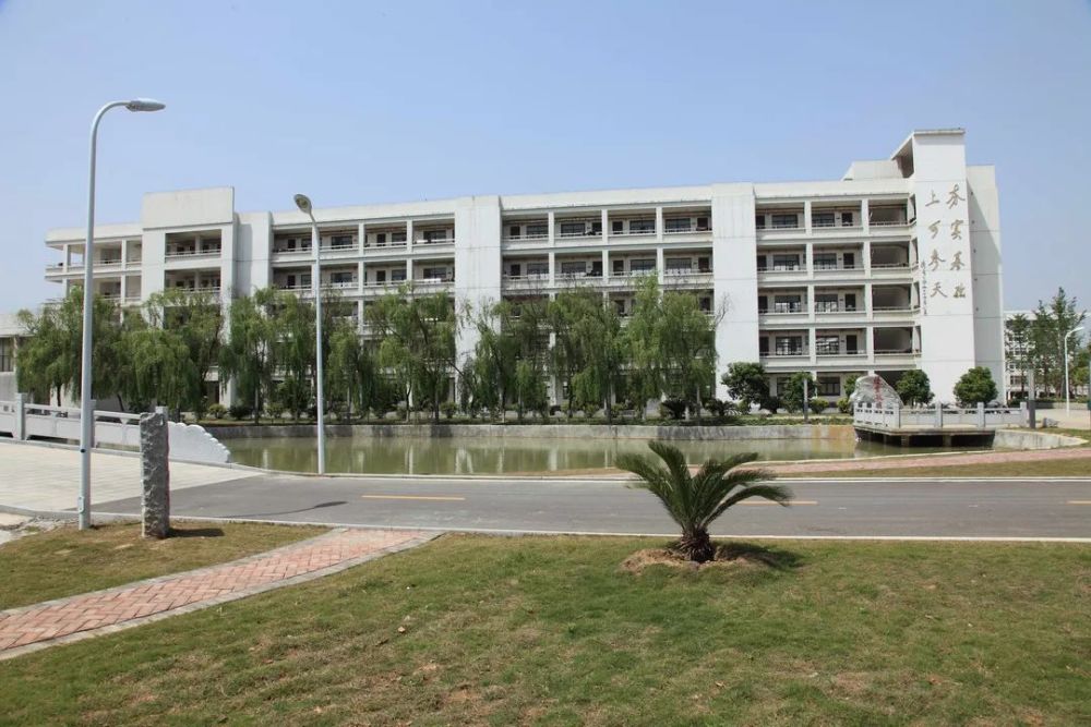 风景这边独好天门中学欢迎你