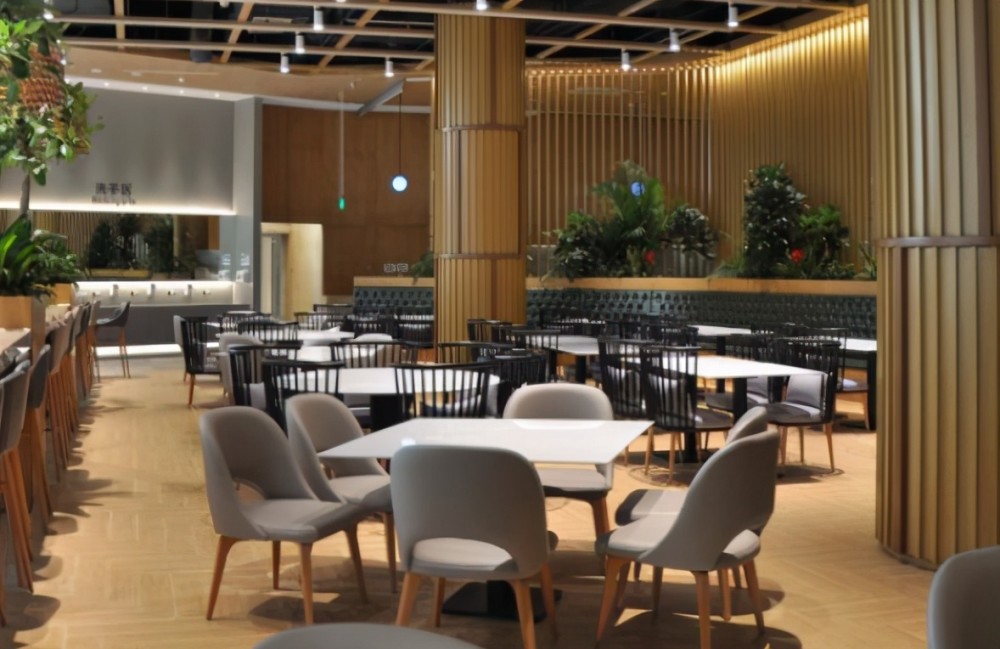 腾讯员工食堂私照,给学生上了一课:当你强大了,世界会对你很好