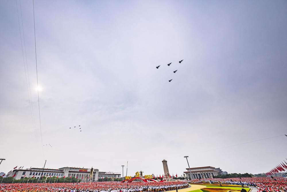 15架歼20同框,歼10首次摆71队形,天安门高清图来了