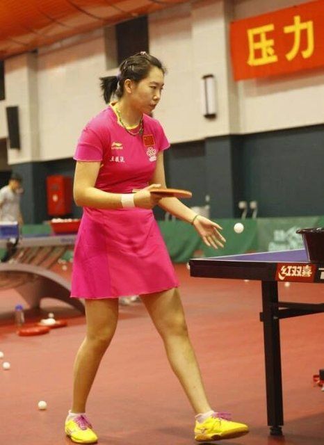 李晓霞深夜哭诉将孔令辉丁宁拖入舆论漩涡她真的被迫让球了吗