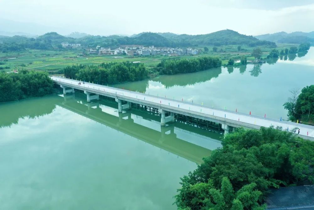 百年渡口成为历史韶关始兴县联俄渡口改建大桥正式通车