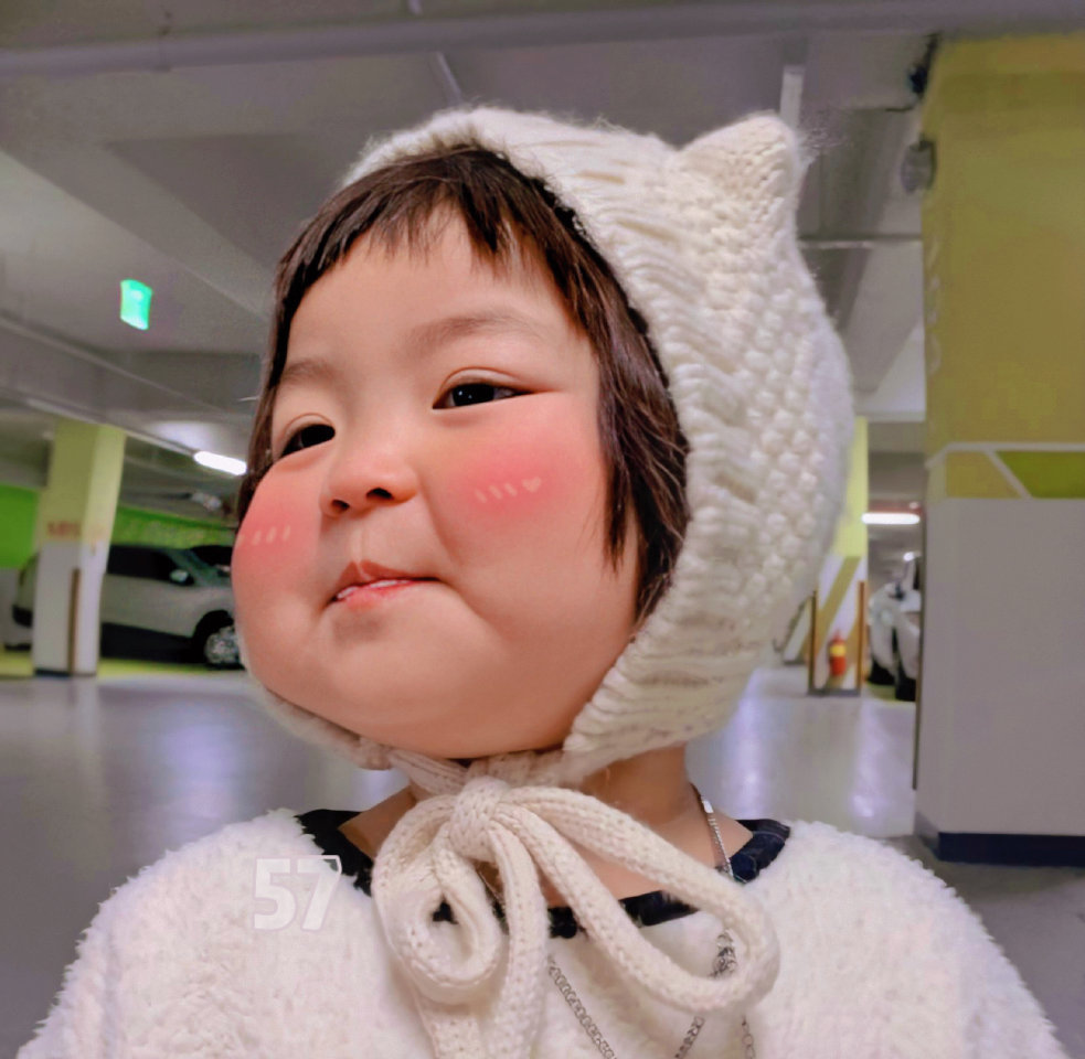 罗熙宝宝大头照可爱的人类幼崽