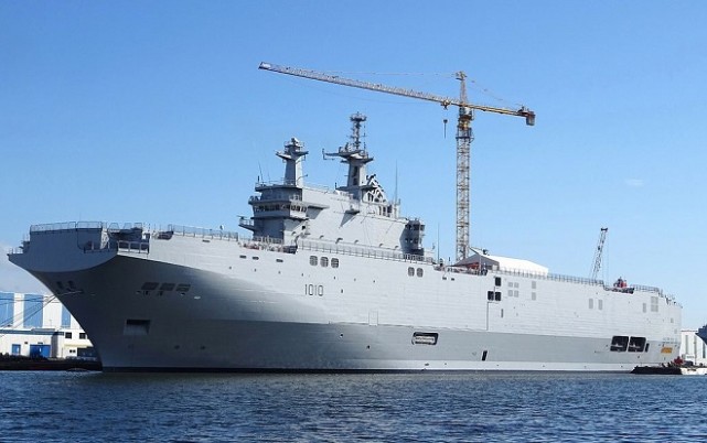 相关资料显示,23900型两栖通用舰的作用类似于美国的黄蜂级两栖攻击舰