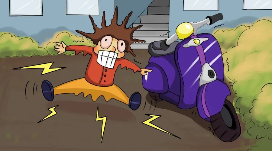 都不同程度受伤,被紧急送往医院…… 戴了头盔  身体无大碍 而就在此