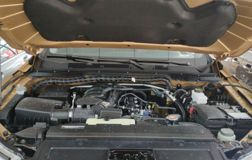 日产途达发动机