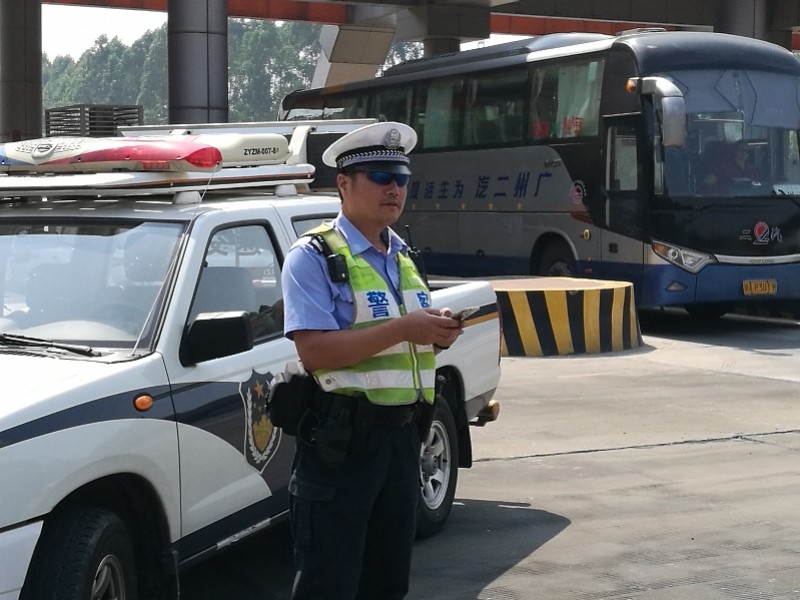 深圳交警刘海峰:因使命坚持至最后一刻