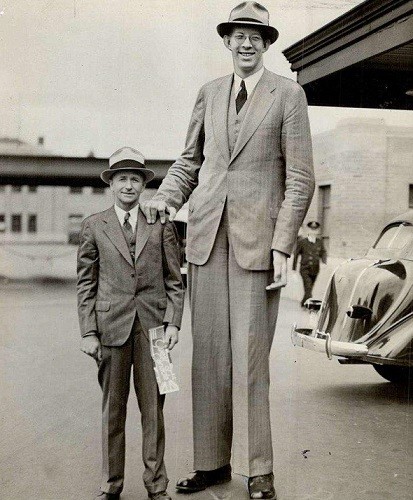 世界第一女巨人,14岁身高超姚明,18岁不幸猝死,遗体至今未下葬