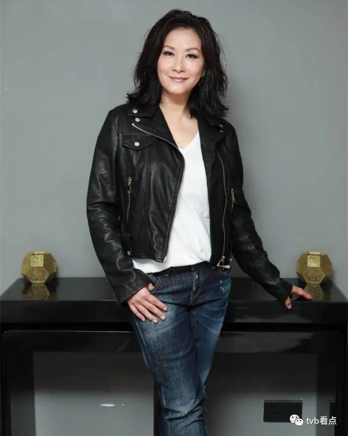 在内地培训中心当老师!50岁香港女星陈慧珊被曝转行,博士学位好厉害