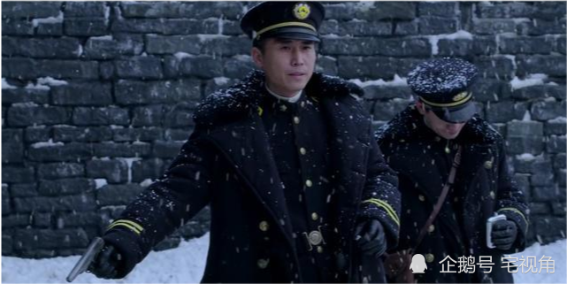 悬崖之上李乃文饰演的角色究竟是不是电视剧悬崖中的鲁明