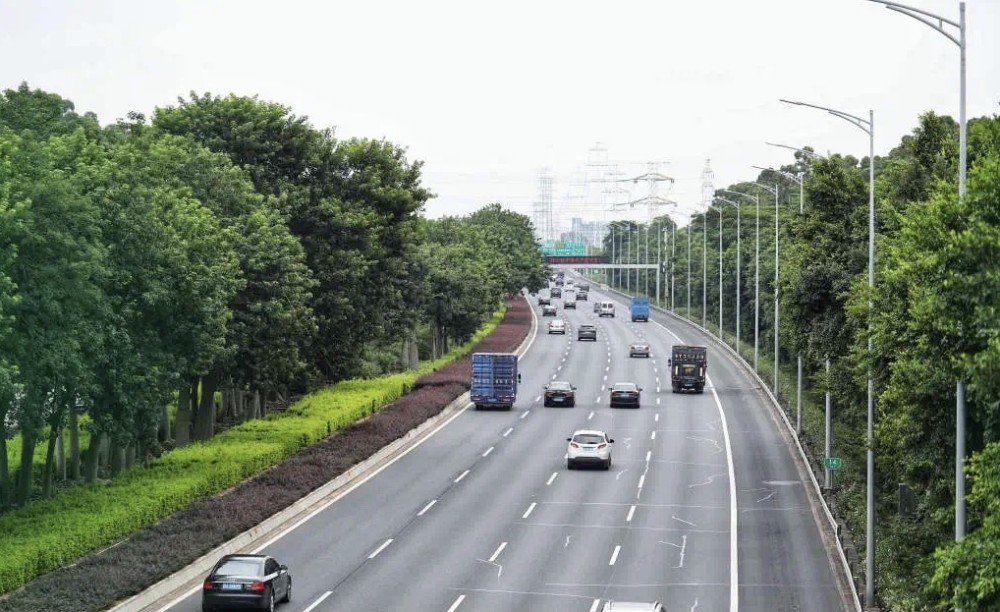 广州白云五线机场高速至106国道段全线贯通