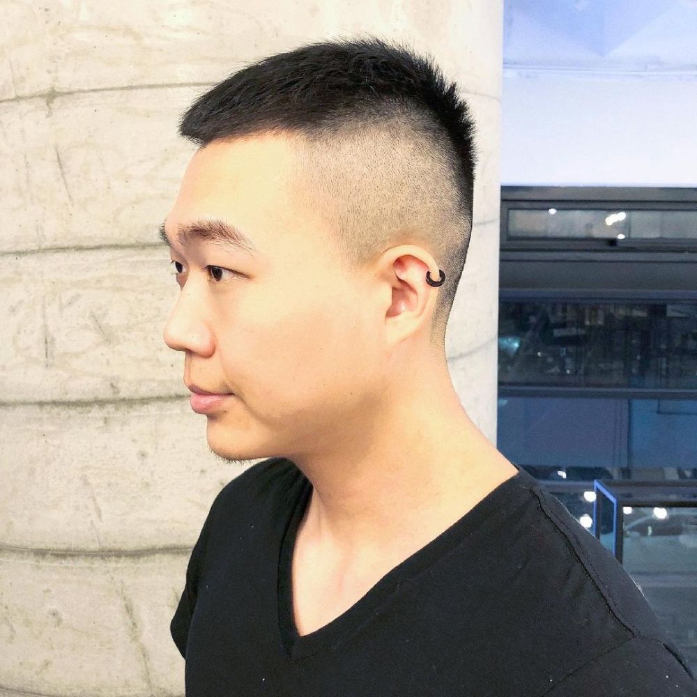 男生不要只会剪 圆寸 发型,今夏留好这3种造型,帅气又显精神