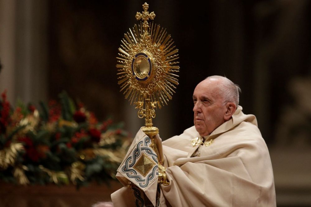 面对超1000具儿童尸体,梵蒂冈教皇松口了,或向加拿大原住民道歉_腾讯