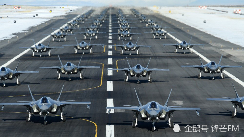 歼20大象漫步不经意间就来了,数量即将看齐f22,亚洲最大隐身机队!