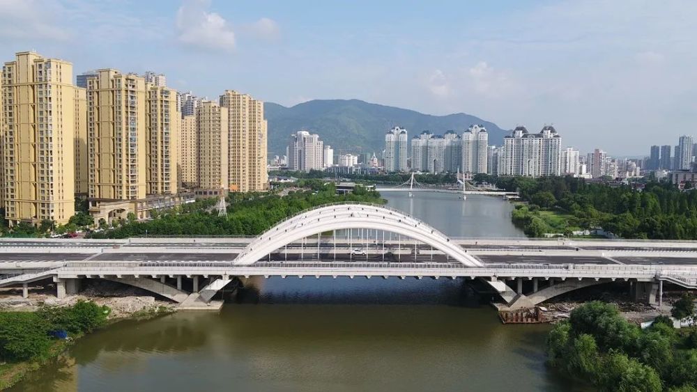 永宁江上飞燕展翅s325复线黄岩马鞍山至后洋段公路顺利通车