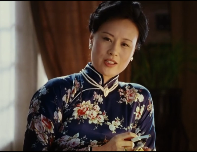 《建国大业》,2011年电视剧《远去的飞鹰》中分别出演宋美龄