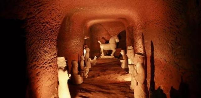 四川"乐山大佛"体内发现一处密室,专家进入后,神秘传闻被证实