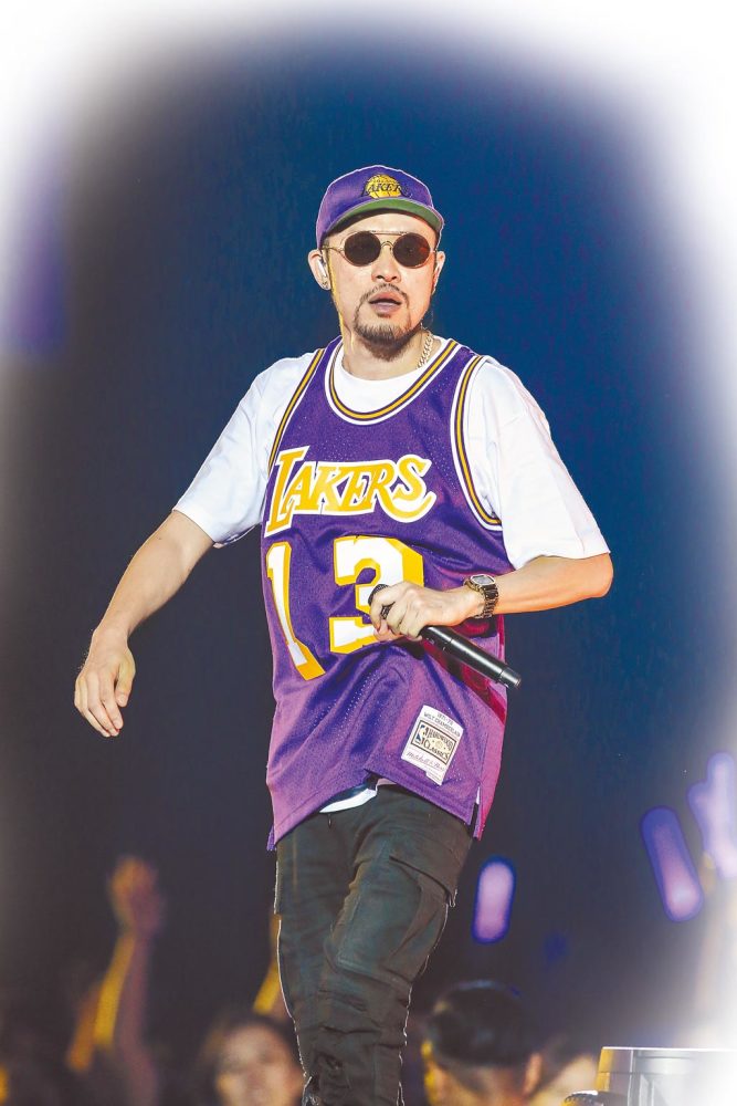 mc hotdog(热狗)先前赴大陆开工.经14天防疫旅馆隔离与7天自主隔离.