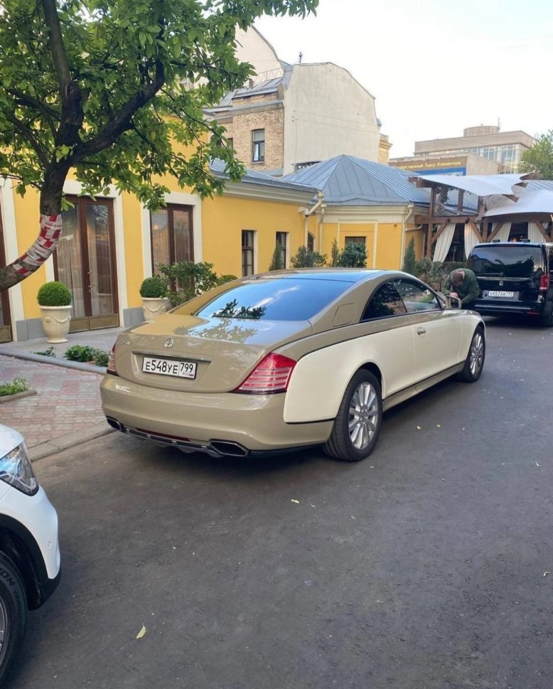 极为稀有的双门版顶级迈巴赫轿车独立生产的迈巴赫57scoupe