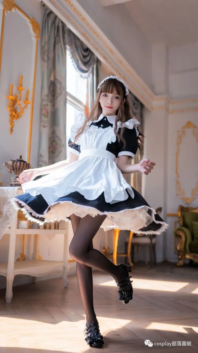 女仆写真:趁主人不在……偷懒一会儿也没关系吧?