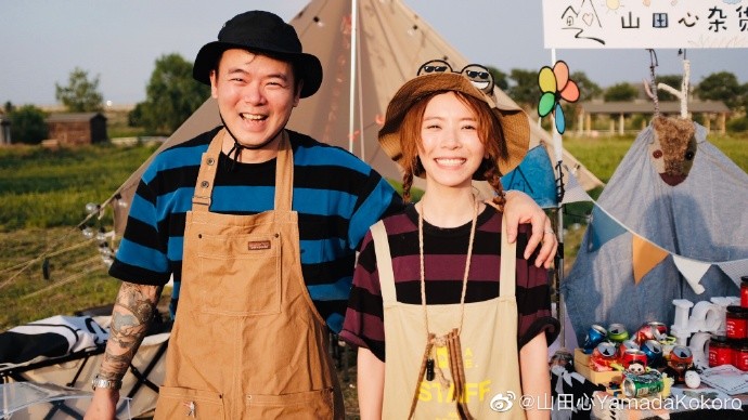 黄雅莉官宣领证王皓弯腰系鞋带跪下求原谅海量恩爱甜蜜细节曝光