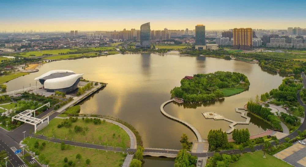 天镜湖,向您发出一份都市湖居邀请