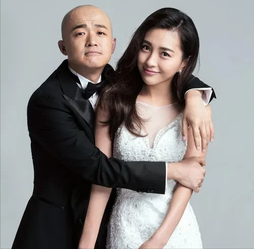 一次包贝尔和大美女赵奕欢传出绯闻包文倩带着一帮人赶到现场