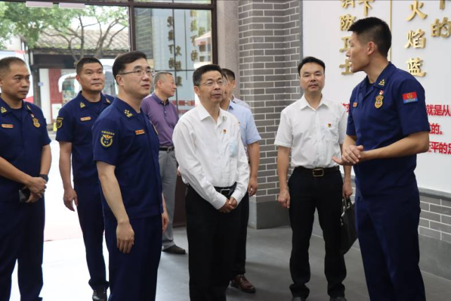 省新闻出版局局长肖贵新,福建省消防救援总队政治委员赖世雄,海峡出版