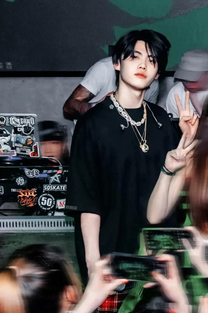 我是帅哥不是笨比沙一汀