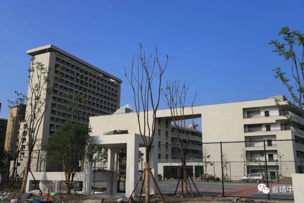 新靖江省靖中斜桥中学发布重要通知