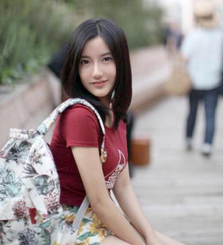 清华大学校花走红身材颜值不输杨幂网友赶紧出道吧