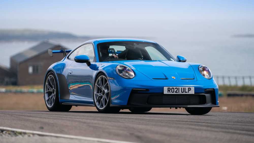 今年年初,保时捷发布了全新一代992 911车型中的性能版本gt3车型,新车