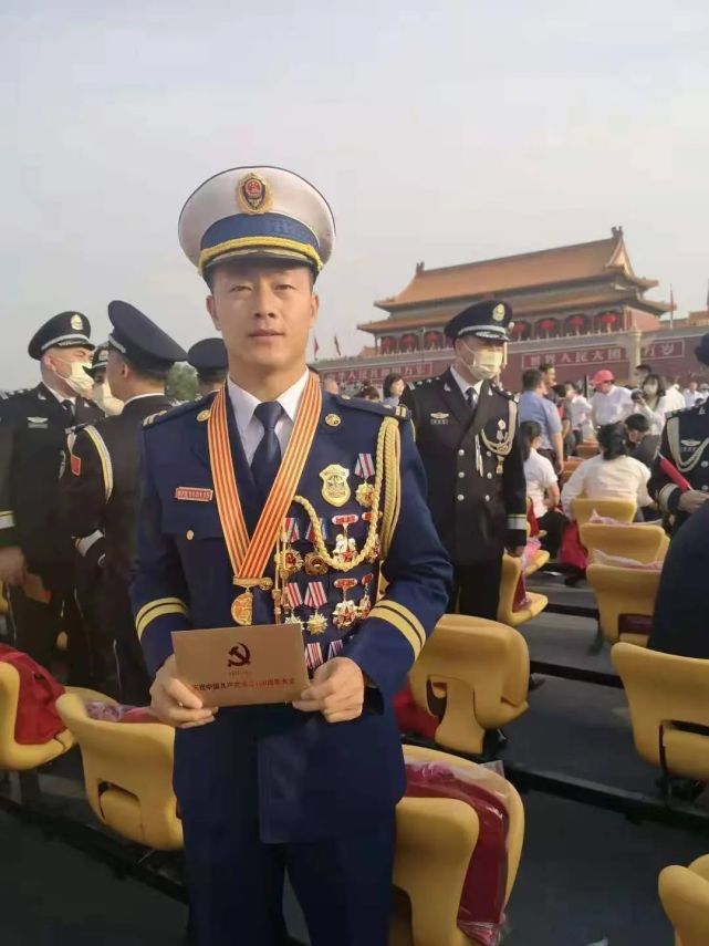 长春消防热烈迎接刘亮同志赴京参加建党100周年庆典荣耀归来