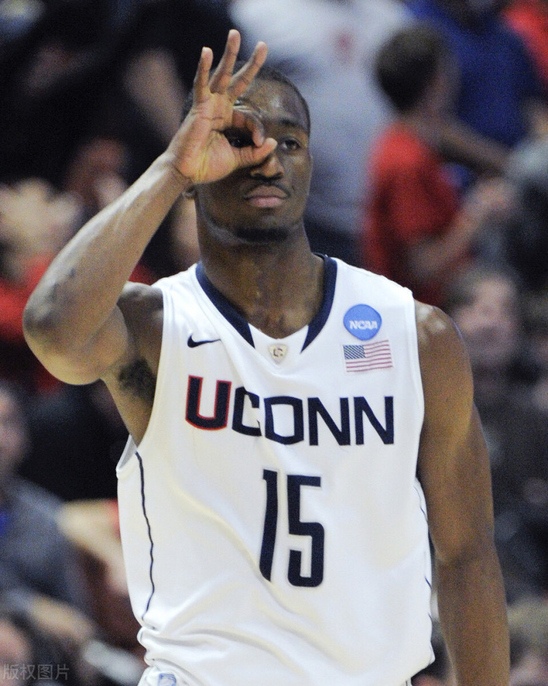 肯巴沃克怎么就突然之间成为了洛杉矶双雄眼中的香饽饽?