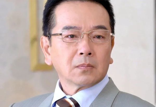 《欢乐颂2》中饰演包奕凡的父亲,《那年花开月正圆》里饰演何润东的